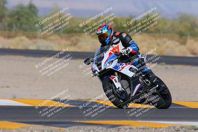 media/Oct-09-2022-SoCal Trackdays (Sun) [[95640aeeb6]]/Turn 3 (930am)/